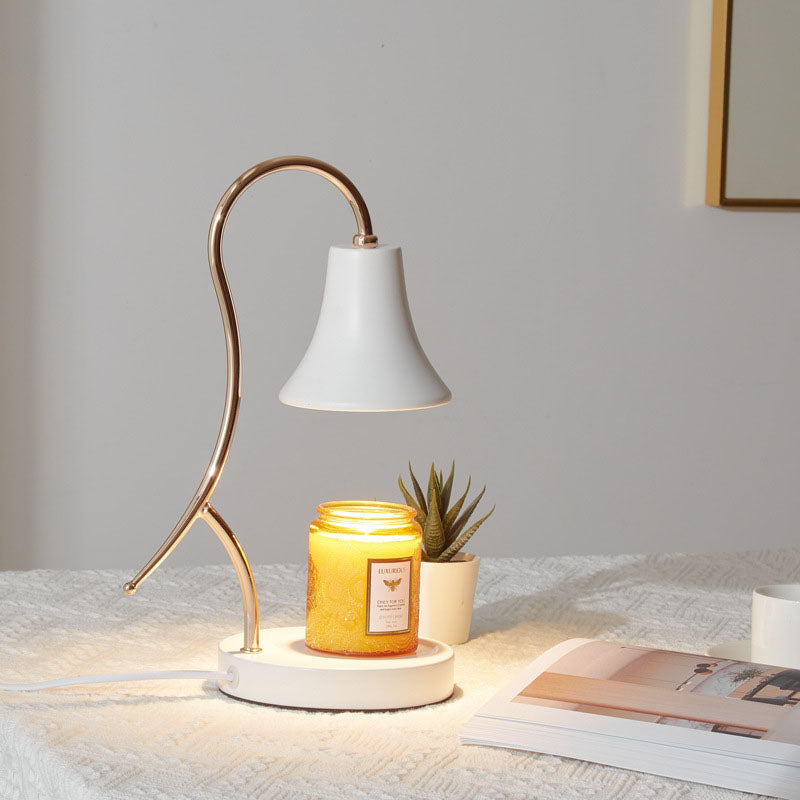 Modern blommig järnvaxlampa – konstnärlig glöd med elegant minimalistisk design