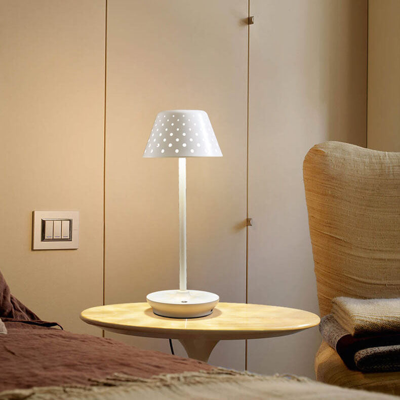 LumiSteel | Modern Minimalistisk Perforerad Smidesjärn USB LED Bordslampa