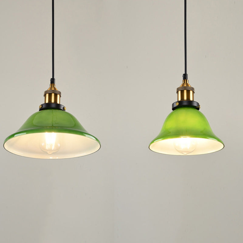 Smaragdgrön taklampa i glas
