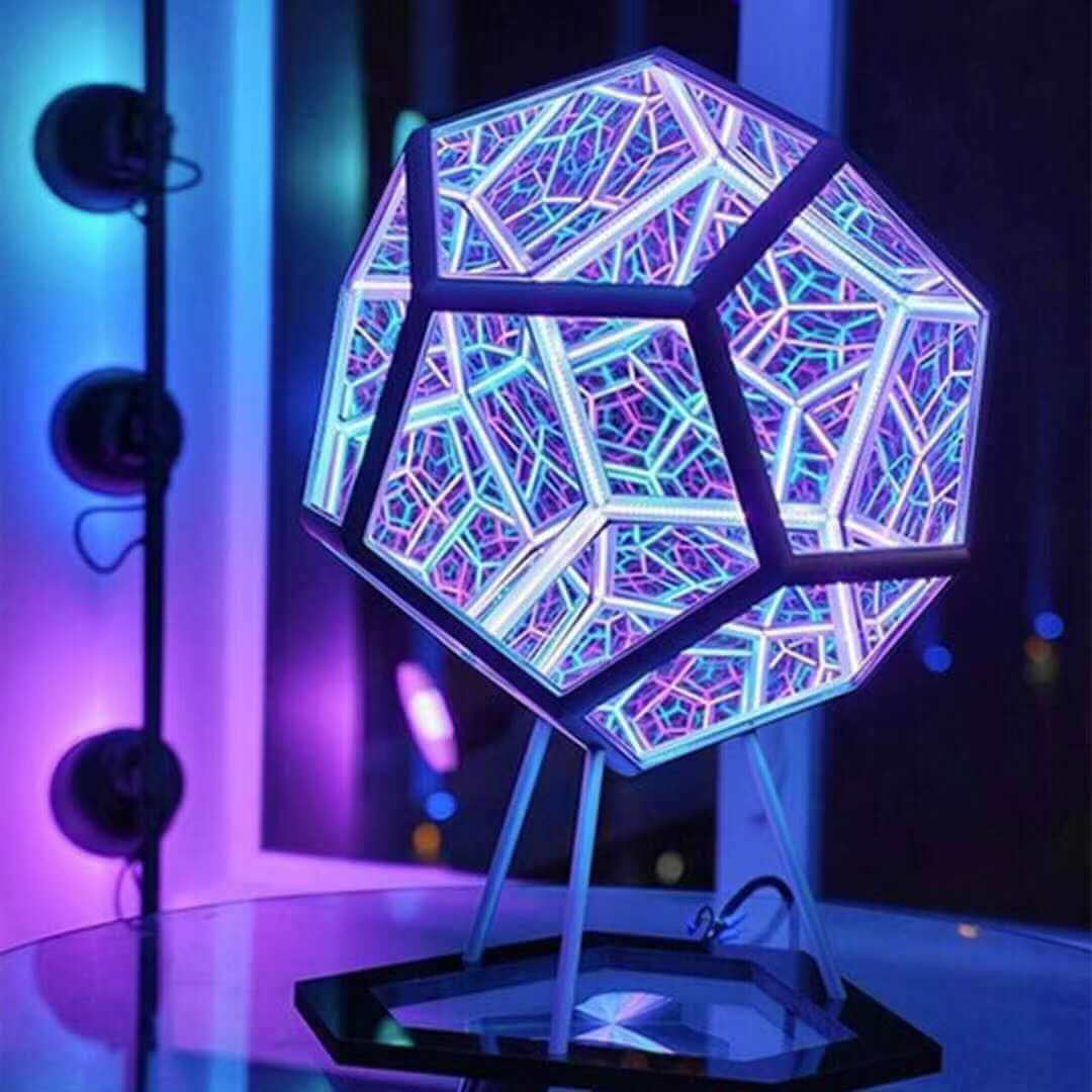 Infinity Prism LED-lampa – fascinerande färg och futuristisk glöd
