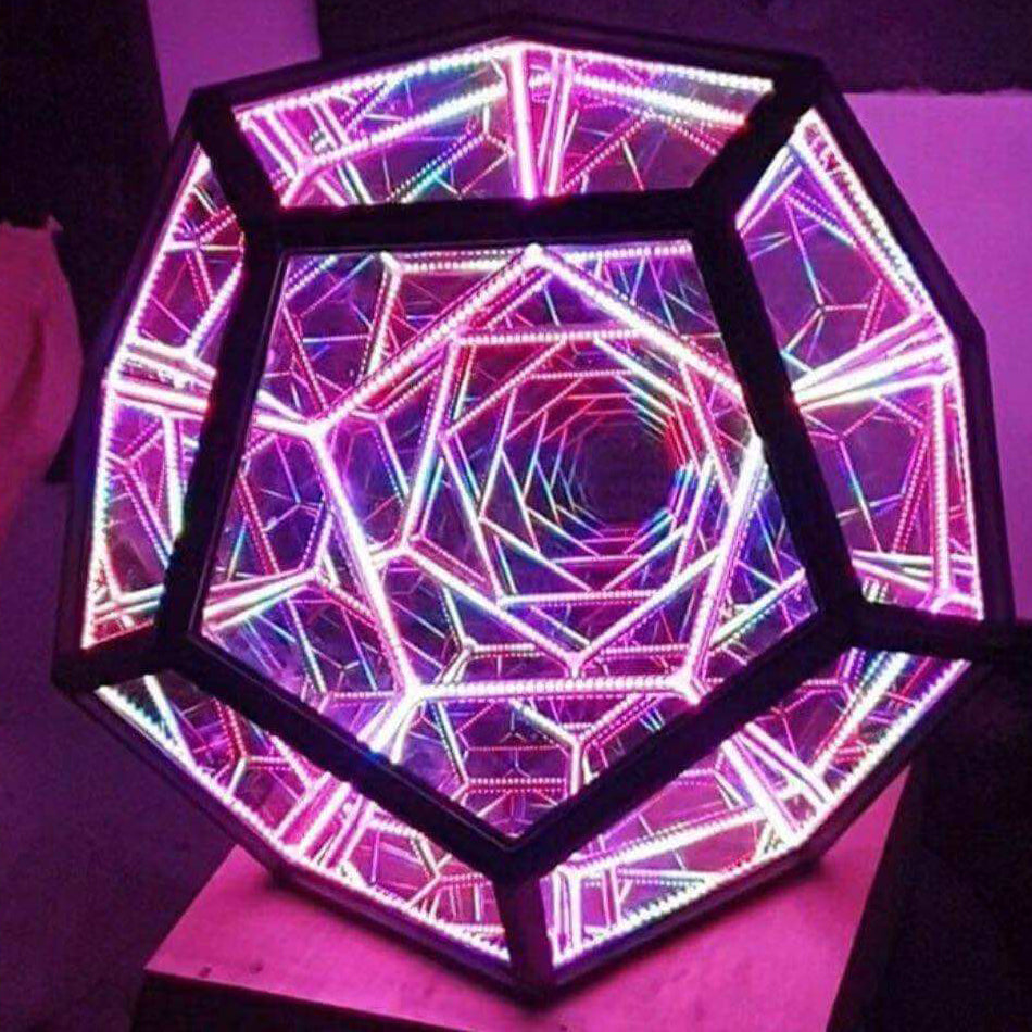 Infinity Prism LED-lampa – fascinerande färg och futuristisk glöd