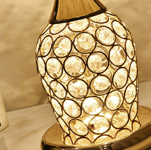 Elegant bordslampa i kristalltyg - europeisk design med mönstrad tygskärm