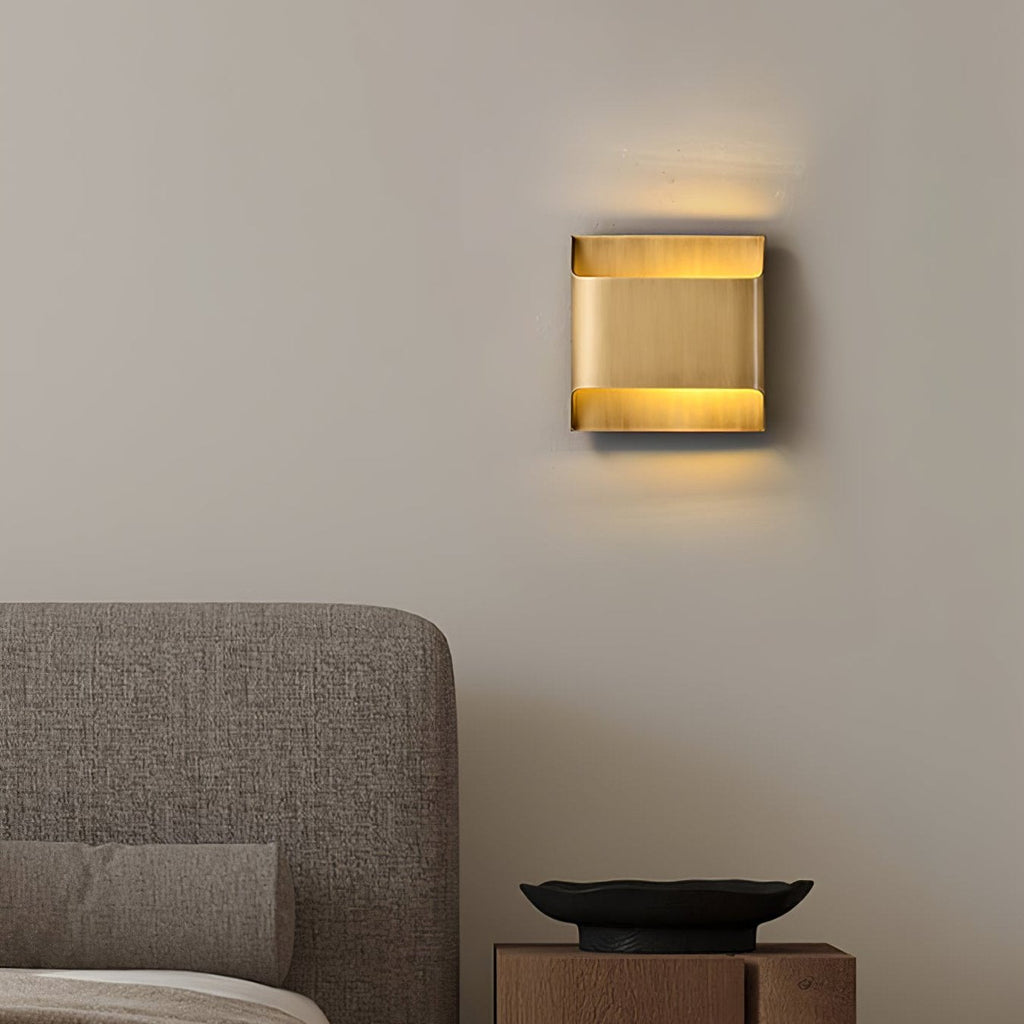 Elegant välvd LED-vägglampa – Modern böjd accentlampa