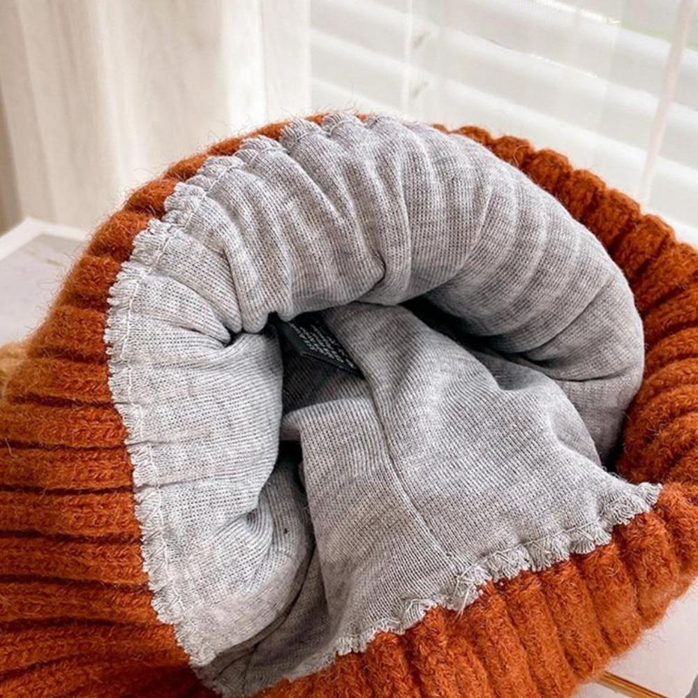 Stickad mössa med kattöron – Söt, mysig och snygg vintermössa för kvinnor