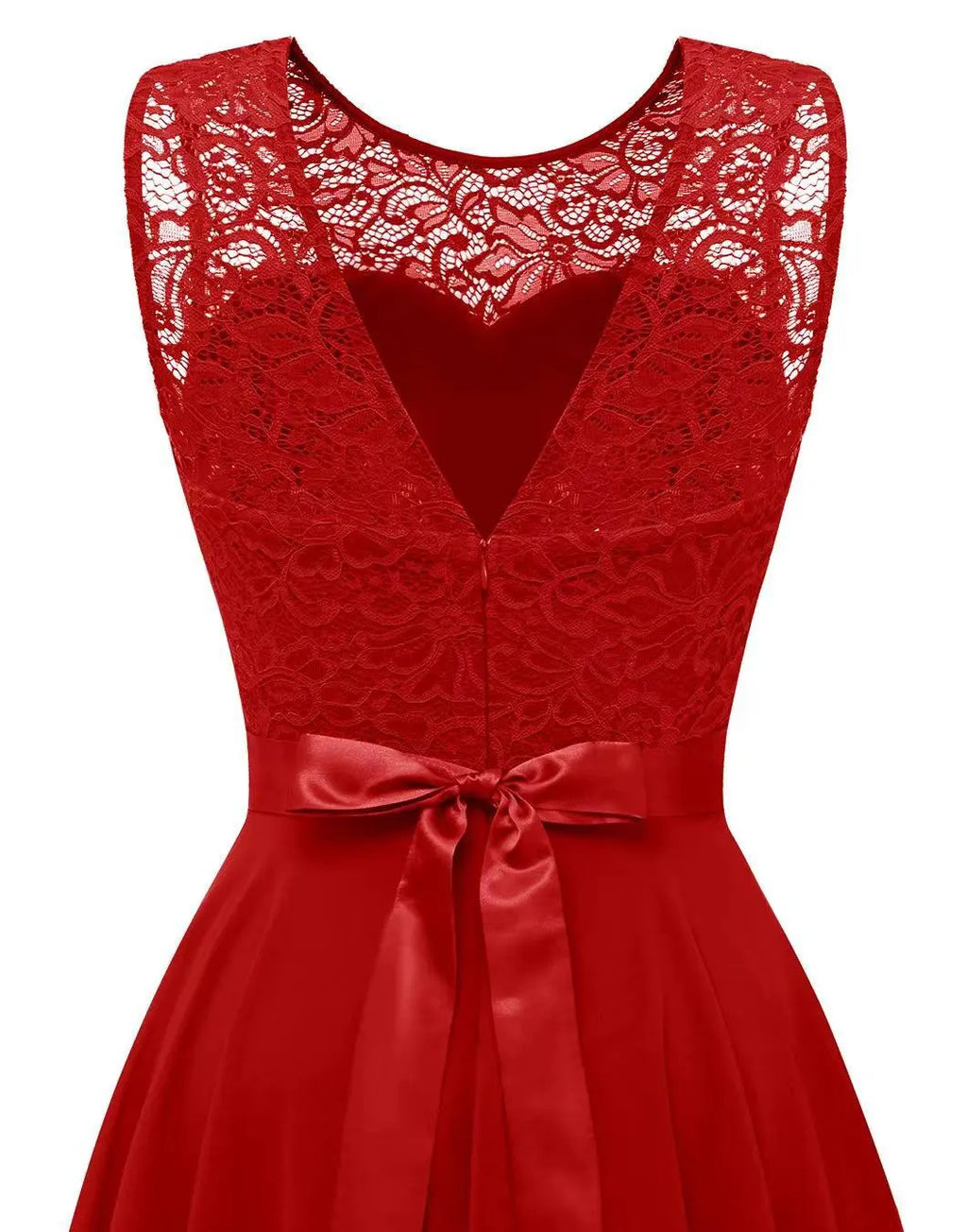Amelisse | Elegant klänning med asymmetrisk fåll - Elegant bröllopsgäststil