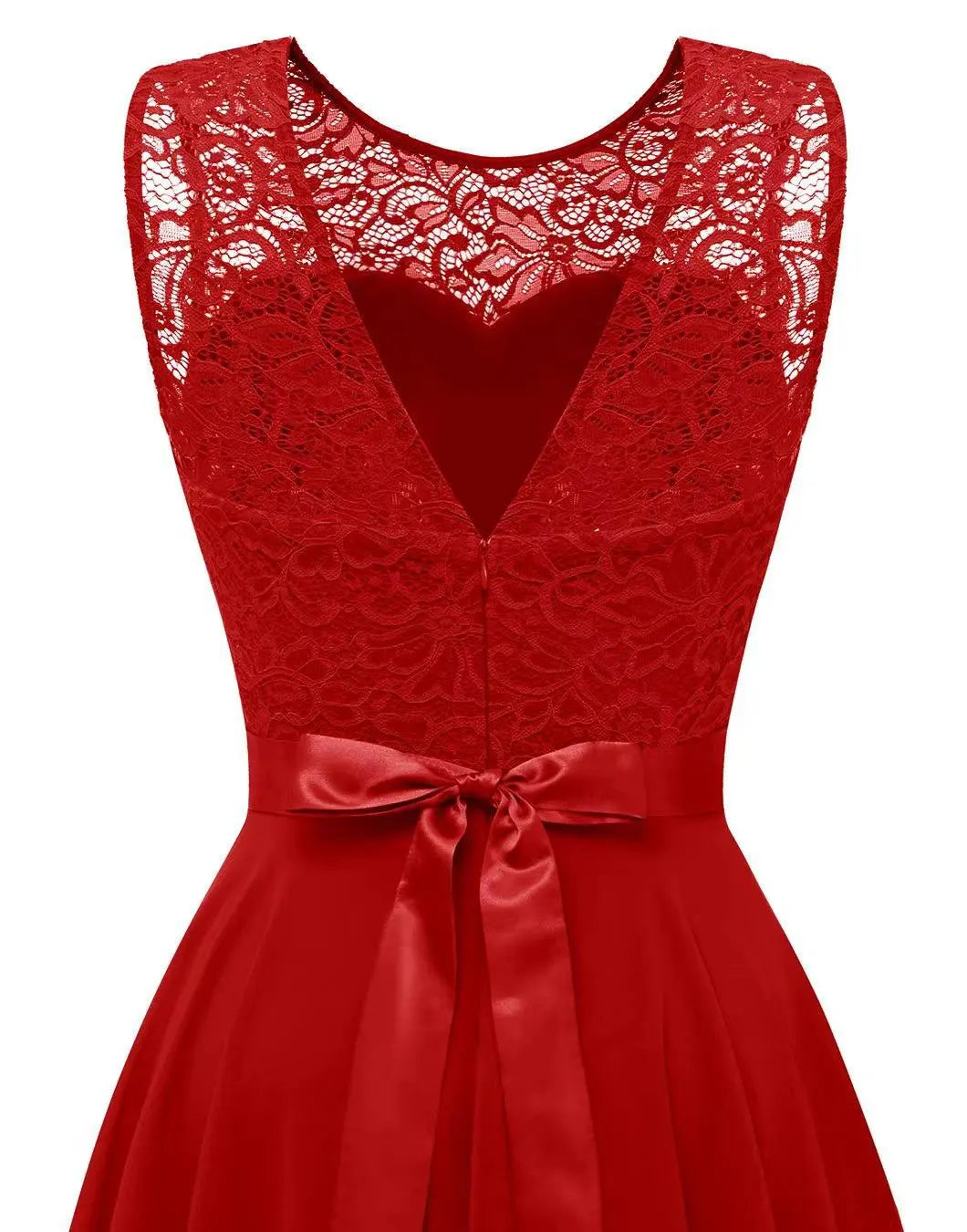 Amelisse | Elegant klänning med asymmetrisk fåll - Elegant bröllopsgäststil