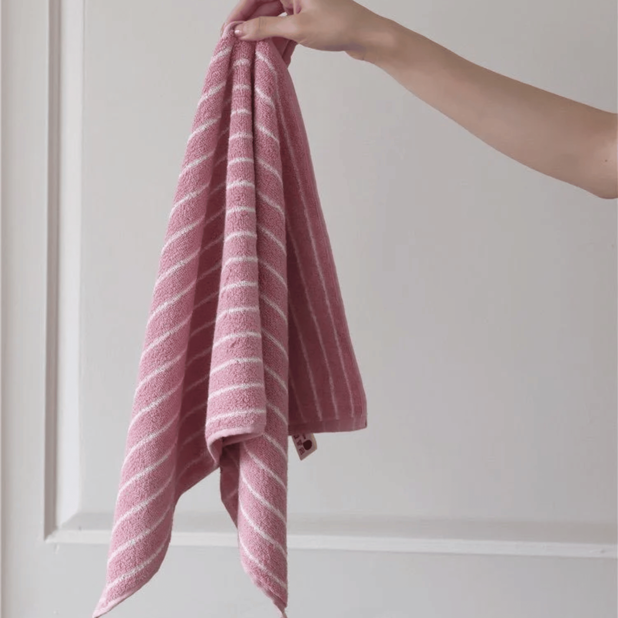 Mjuka roséfärgade handdukar i vintagestil – Dekorativa randiga badhanddukar för moderna hem