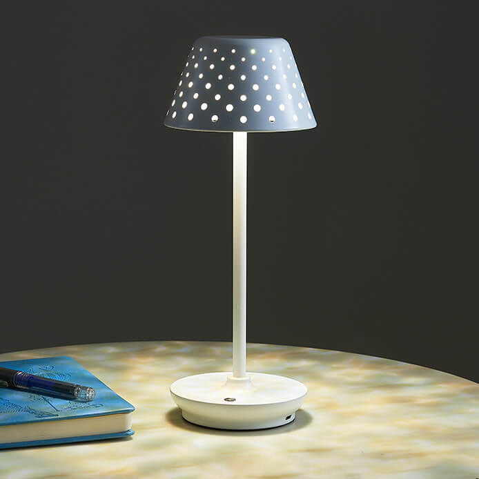 LumiSteel | Modern Minimalistisk Perforerad Smidesjärn USB LED Bordslampa