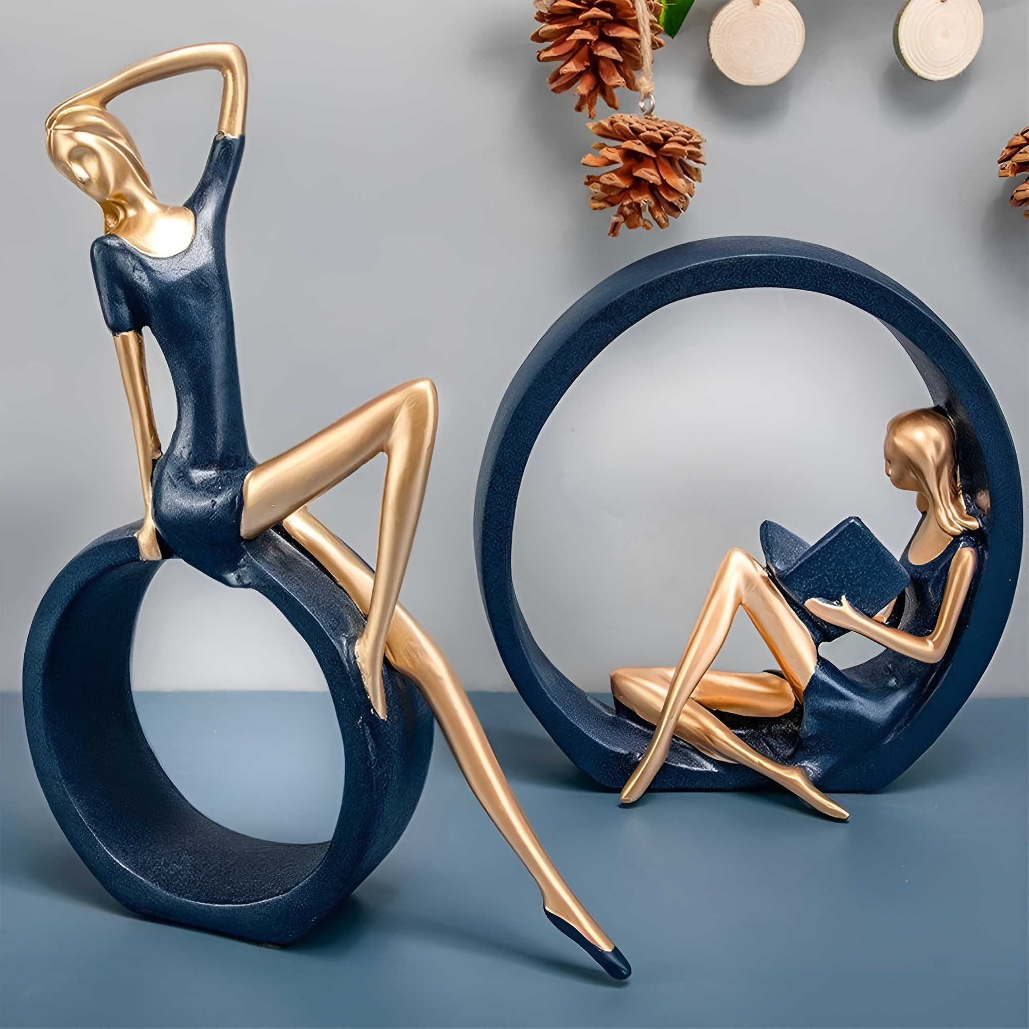 Graceful Reading Lady Sculptures - Elegant resin figuruppsättning