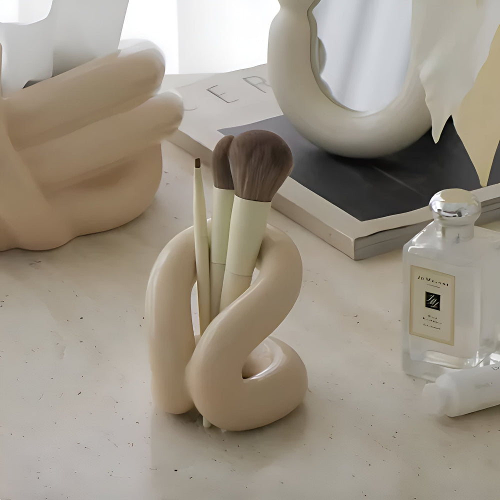 Elegant keramisk knutskulptur – modern nordisk-inspirerad dekor