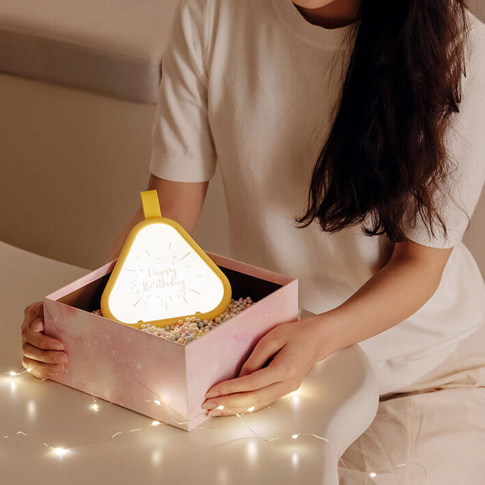Geometric Glow LED Nattljus – Triangulär 7-färgs omgivande lampa