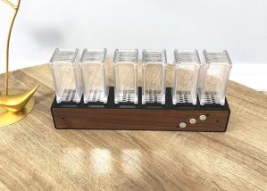 GlowEra – Retroinspirerad LED Nixie-rörklocka