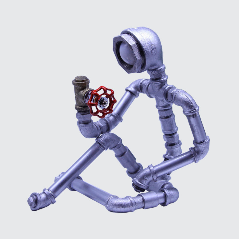 Steampunk-inspirerad nattdukslampa – hållbar järnrörsdesign