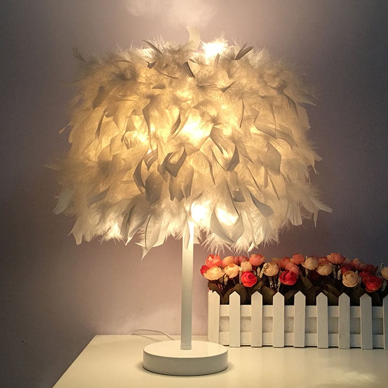 FeatherGlow - Fjäderbred sfärisk bordslampa