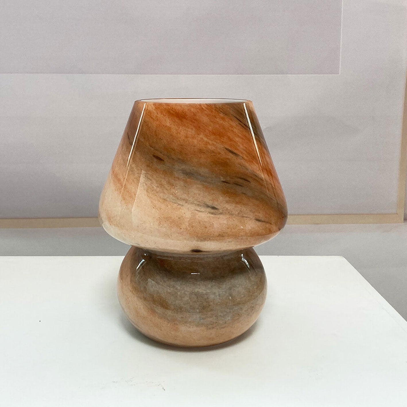 CosmoGlow Handgjord glasbordslampa – Planetinspirerad elegans