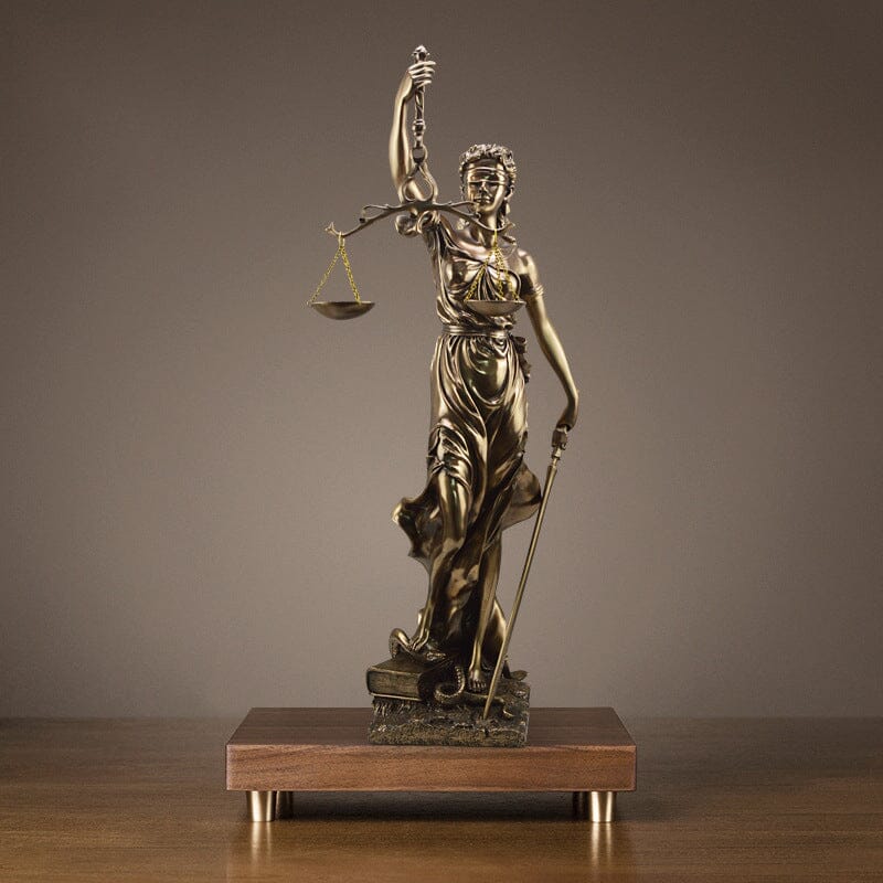 Lady Justice-figur – Elegant dekorativ skulptur av rättvisans gudinna