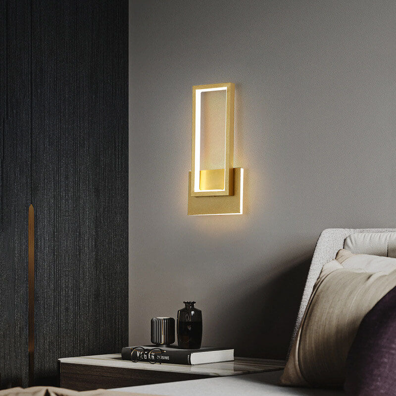 Minimalistisk LED-vägglampa – Elegant guldfärgad accent för moderna interiörer
