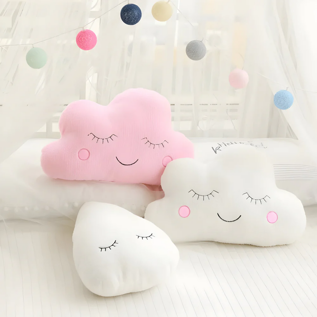 Molnformad plyschkudde – Mjuk dekorativ kudde för soffa och sovrum