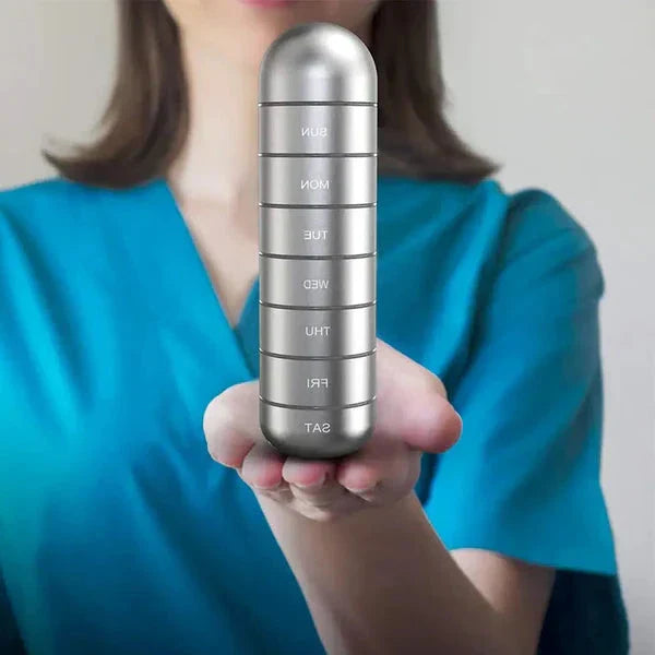 TravelMate 7-dagars bärbart pillerfodral i aluminium – kompakt veckovis medicinorganisatör