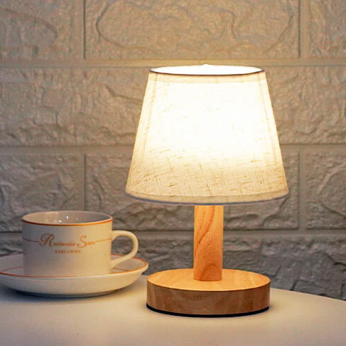 NordicGlow träbordslampa – tidlös design, justerbar atmosfär