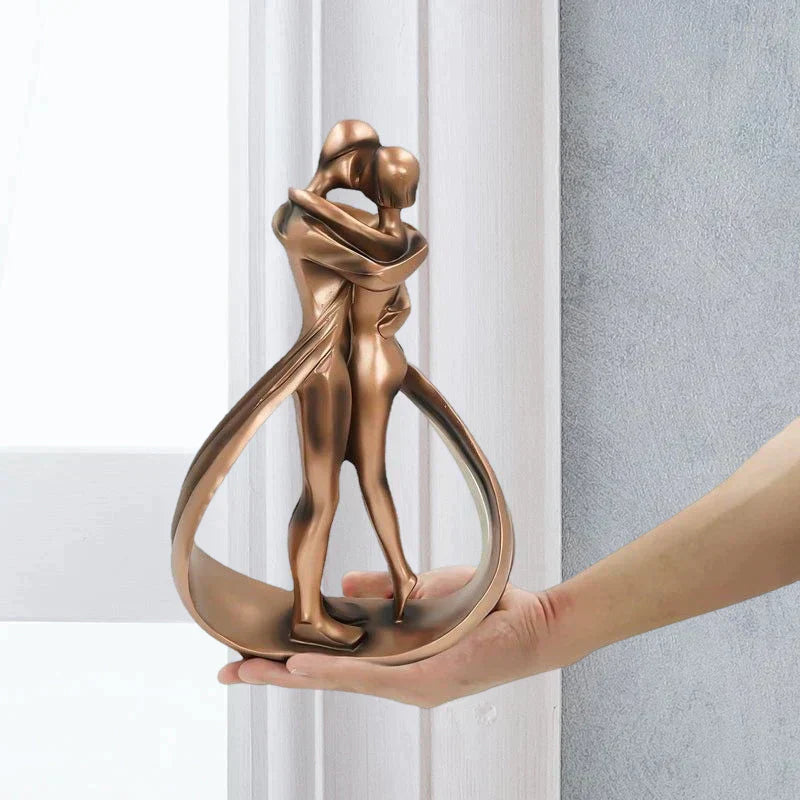 LumiEmbrace – Elegant Skulptur i Harts