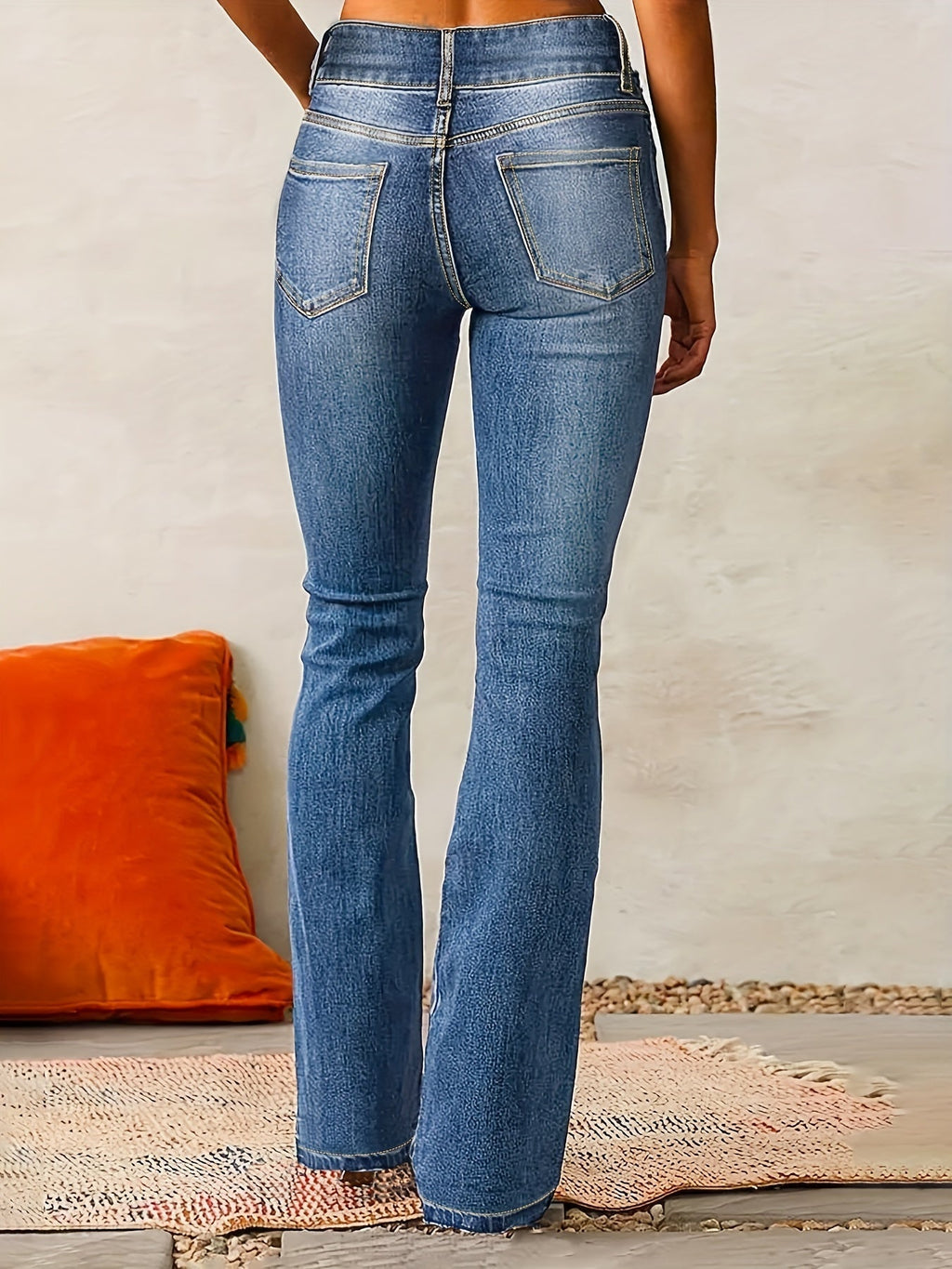 Damjeans med hög midja och smal passform, utsvängda