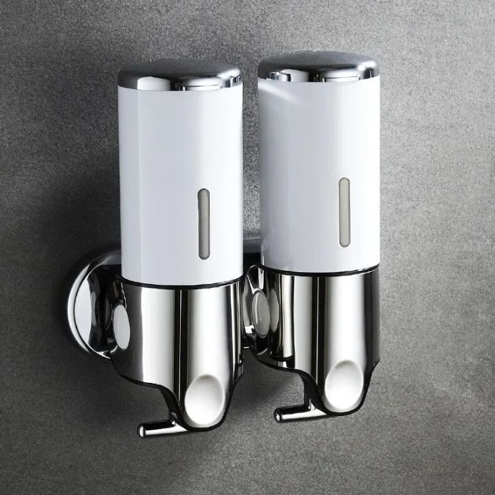 Elegant väggmonterad tvålpump – Modern touch för en enkel badrumsstil