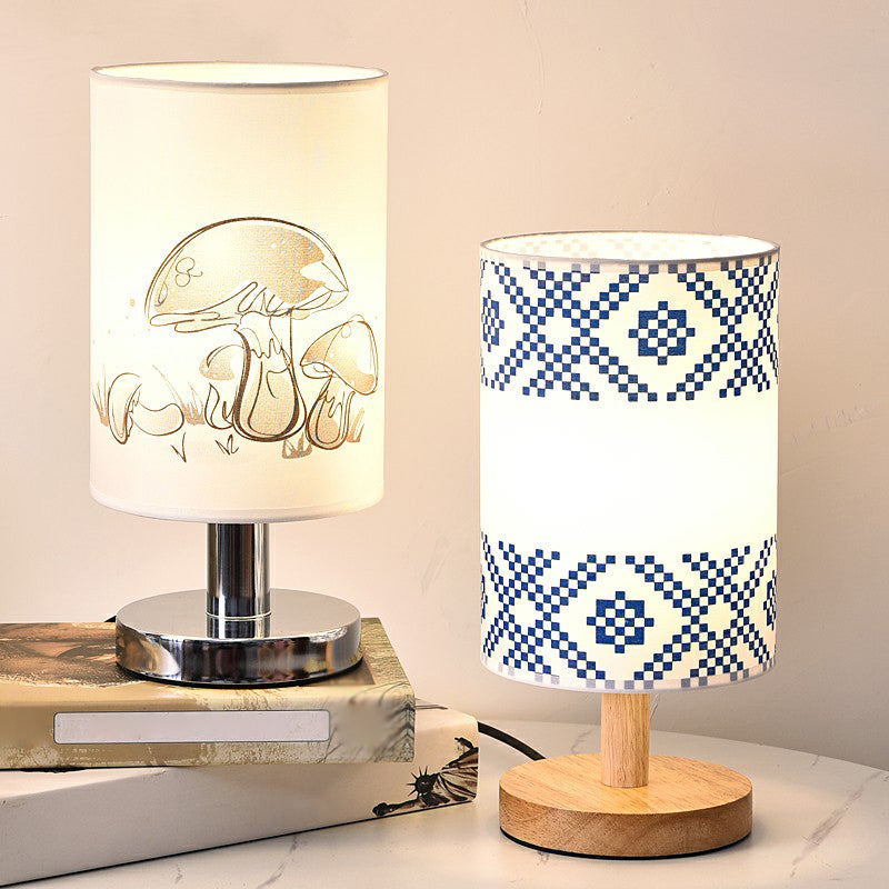Minimalistisk cylindrig sänglampa – Soft Glow med tryckt tygskärm