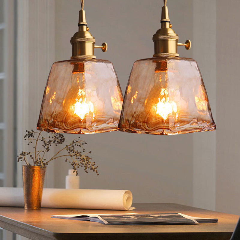 Oval taklampa med kristallprismor