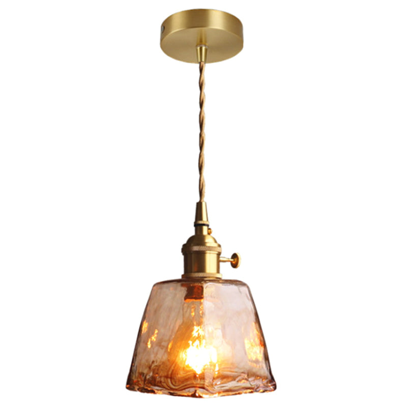 Oval taklampa med kristallprismor