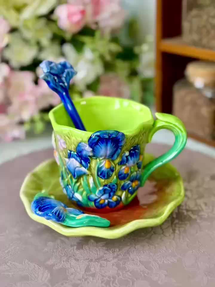 Künstlerische Teetasse und Untertasse aus Keramik im Van-Gogh-Stil