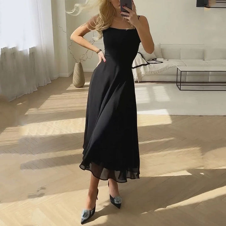 Veyla | Elegant midiklänning med fyrkantig halsringning - Polerad bröllopsgäststil