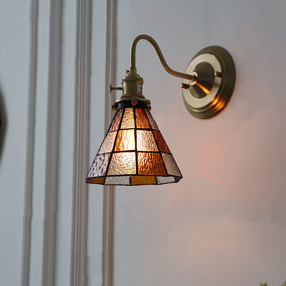 Retroinspirerad vägglampa – idéer för sovrum, hall och vardagsrum
