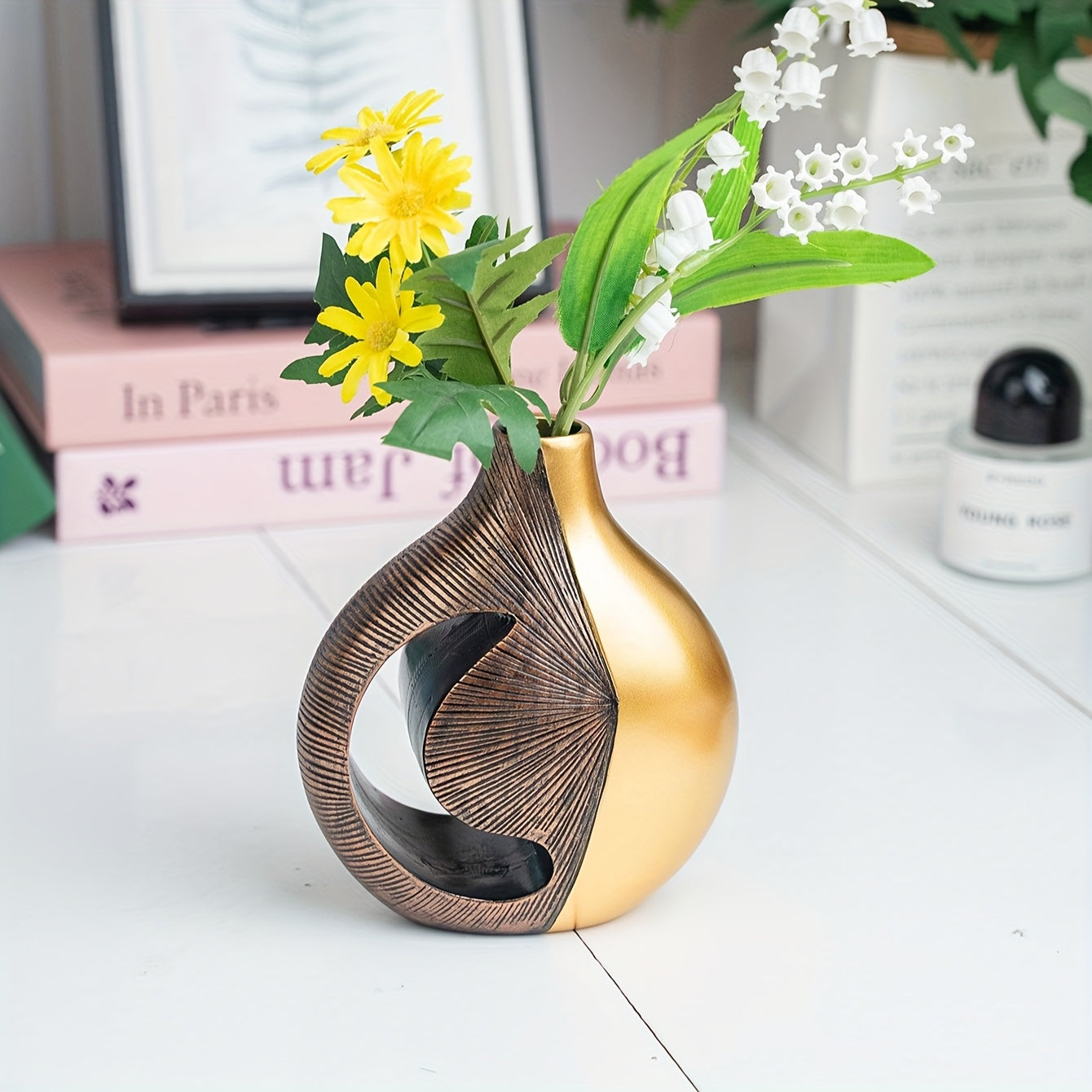 Tvåfärgad halvmåneformad dekorativ vas – Snygg vattenkannadesign