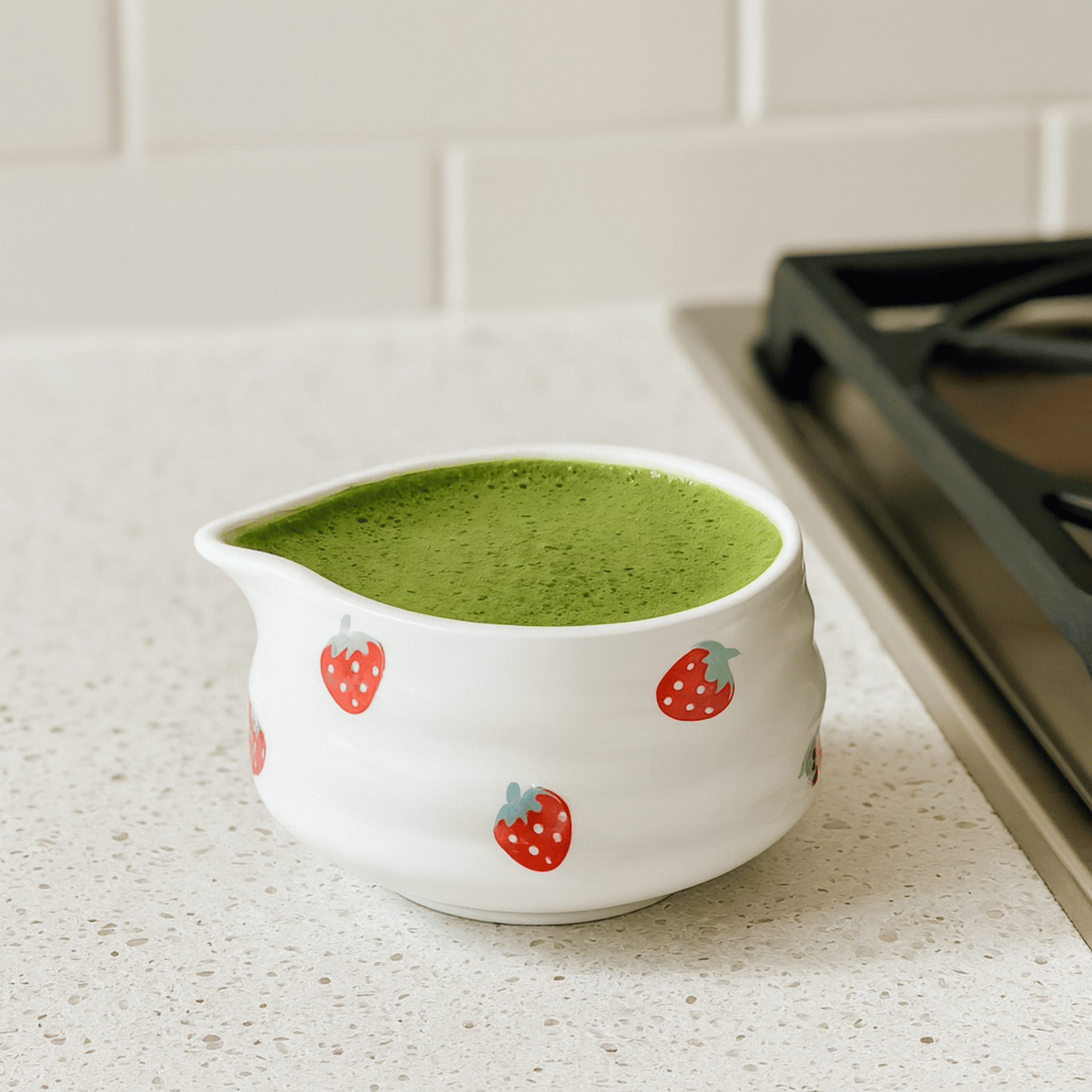 Modern Matcha-bryggset – Pastellfärgad keramisk skål med visp