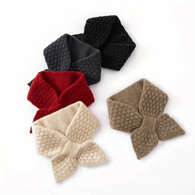 Varm stickad halsduk för damer – perfekt för höst och vinter