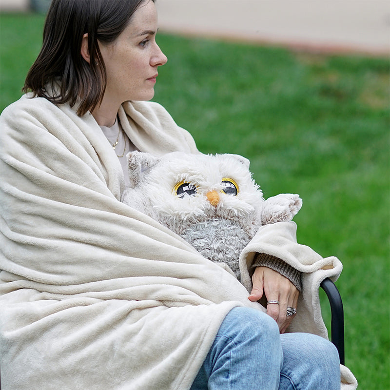 2-i-1 Bärbar Plyschleksak – Mysig Filt & Goskompis