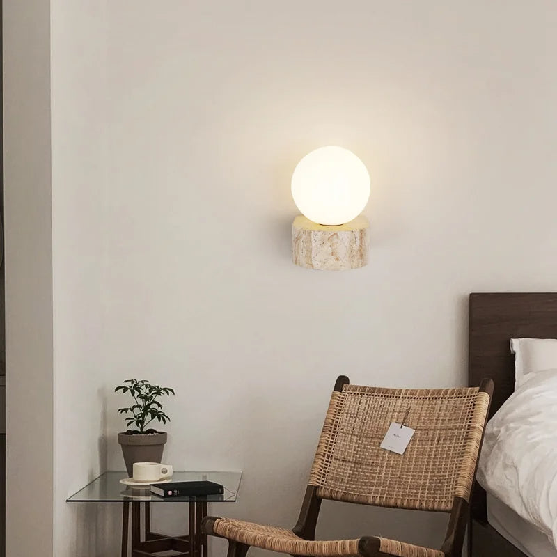 Modern globformad LED-vägglampa – Elegant travertin accentlampa