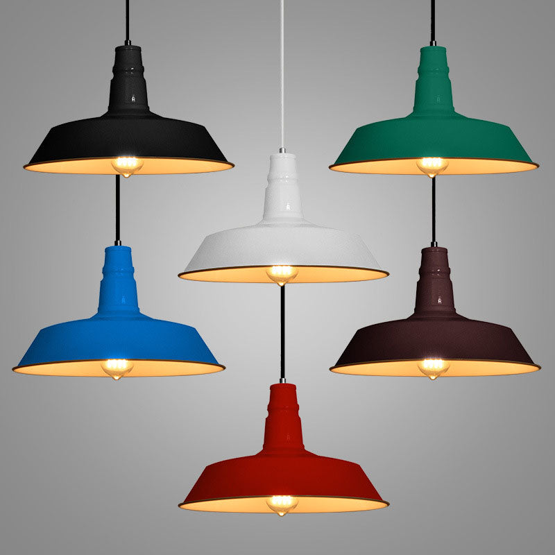 Samtida industriell taklampa i rundjärn