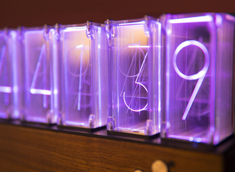 GlowEra – Retroinspirerad LED Nixie-rörklocka