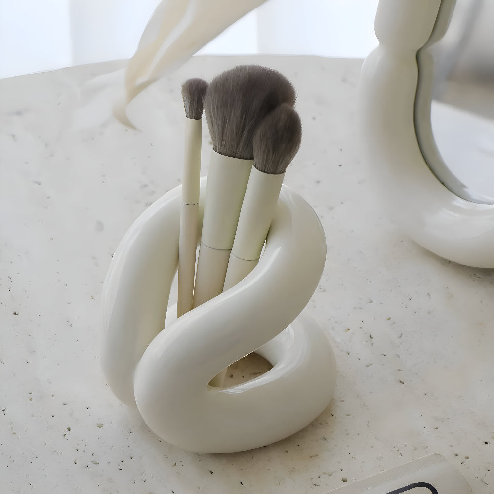 Elegant keramisk knutskulptur – modern nordisk-inspirerad dekor