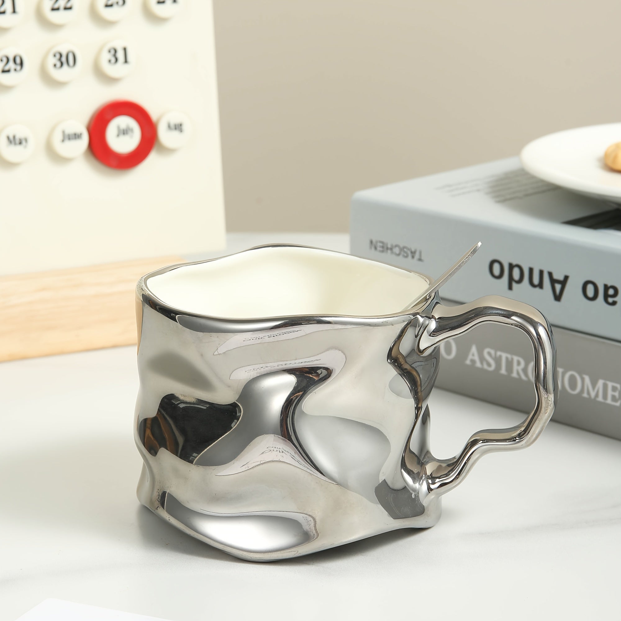 Handgefertigte Kaffeetasse aus gedrehter Keramik – Künstlerische Knitterstruktur mit Henkel