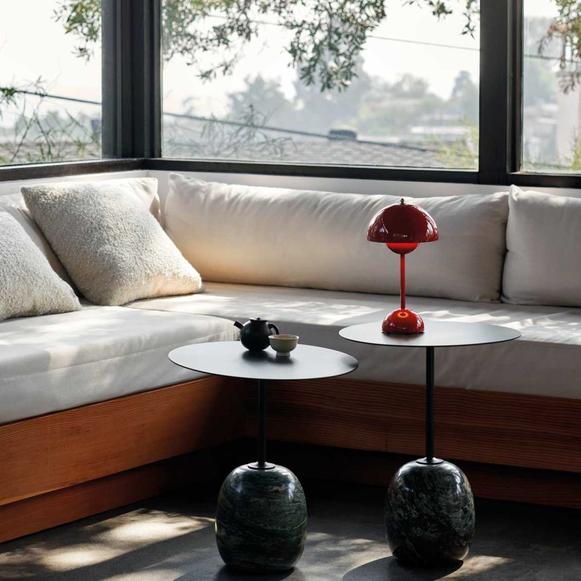 LunarGlow - LED-bordslampa för en ambient interiör