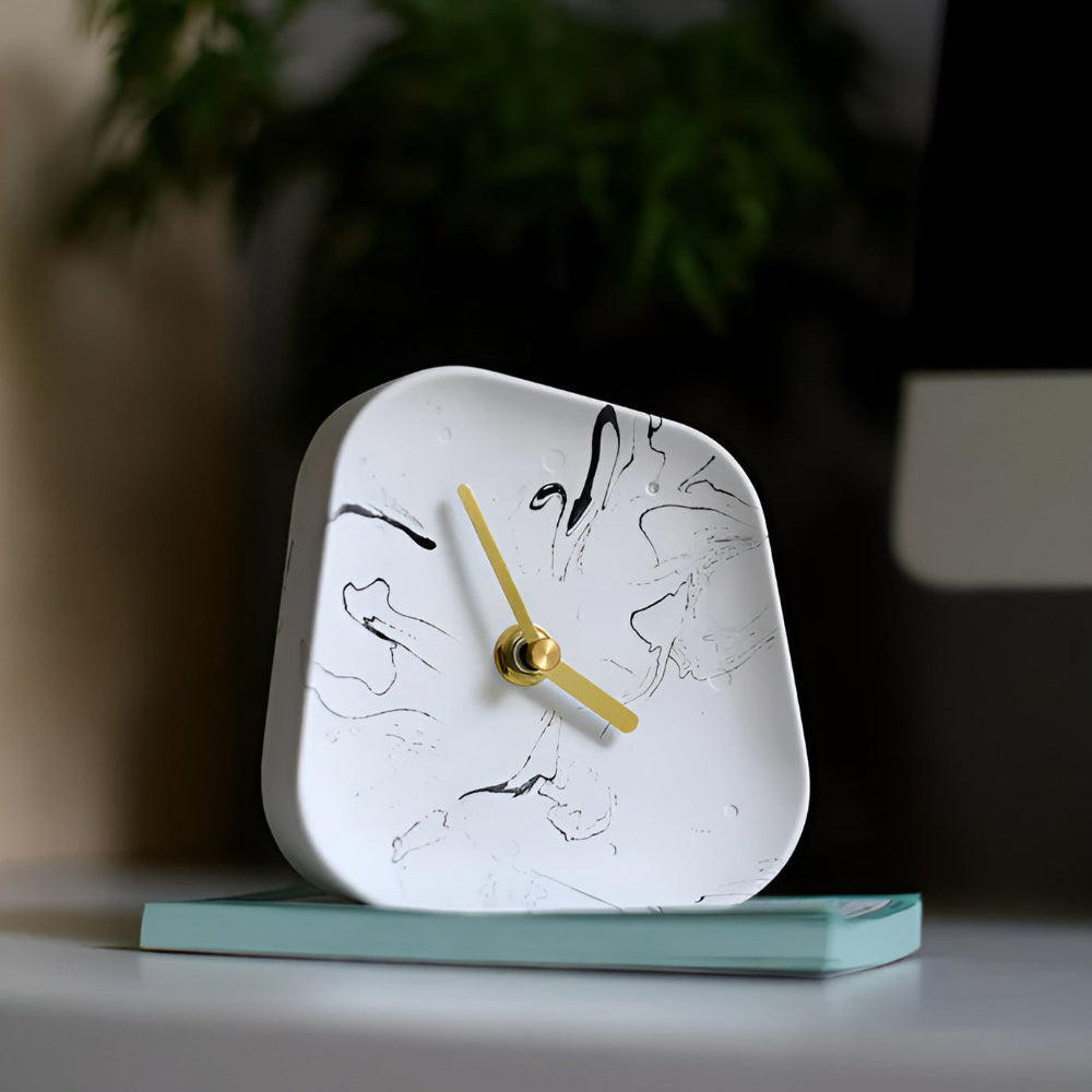 Minimalistisk skrivbordsklocka i betong – modern analog klocka