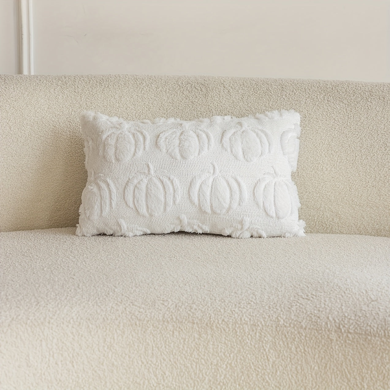 Plyschigt pumpaörngott – Mjukt fuskpäls-kuddfodral för mysig höst- och höstinredning