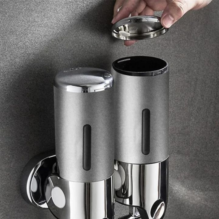 Elegant väggmonterad tvålpump – Modern touch för en enkel badrumsstil