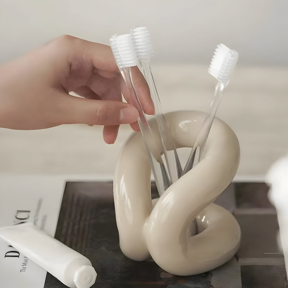 Elegant keramisk knutskulptur – modern nordisk-inspirerad dekor
