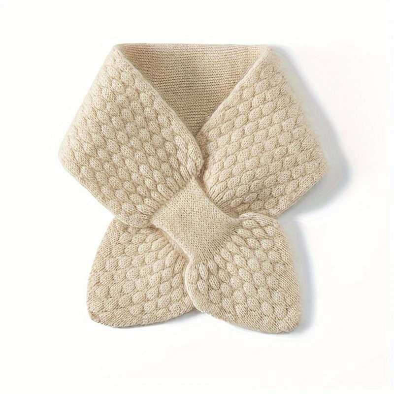 Varm stickad halsduk för damer – perfekt för höst och vinter