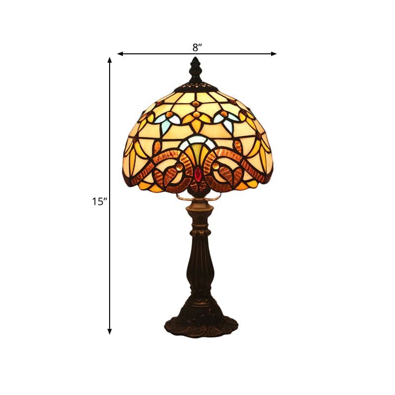 Strålande glödlampa i målat glas