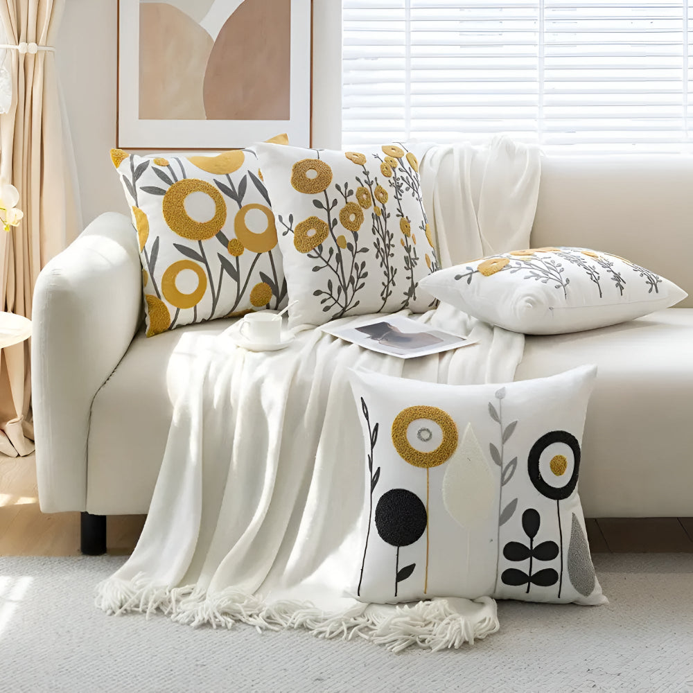 Bloom broderat kuddfodral – elegant blommig accent